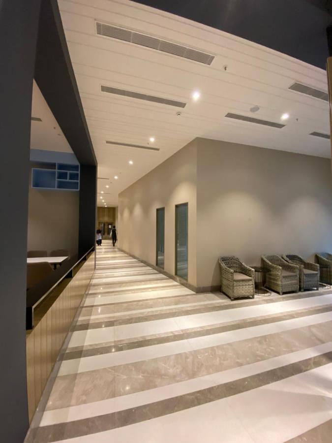 Country Inn & Suites By Migrolino Hotel