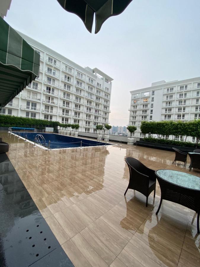 Hotel Country Inn & Suites By Migrolino Lucknow