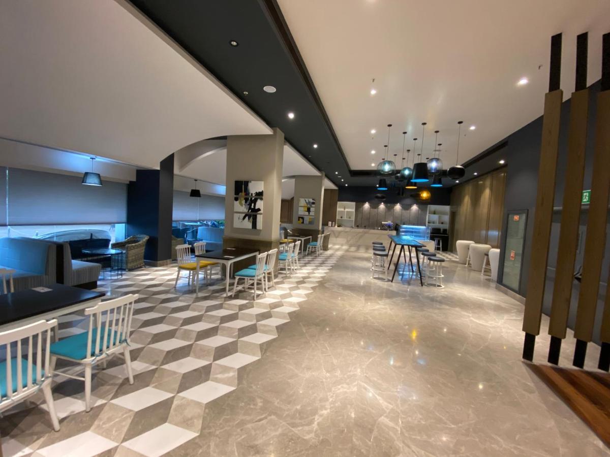 Country Inn & Suites By Migrolino
